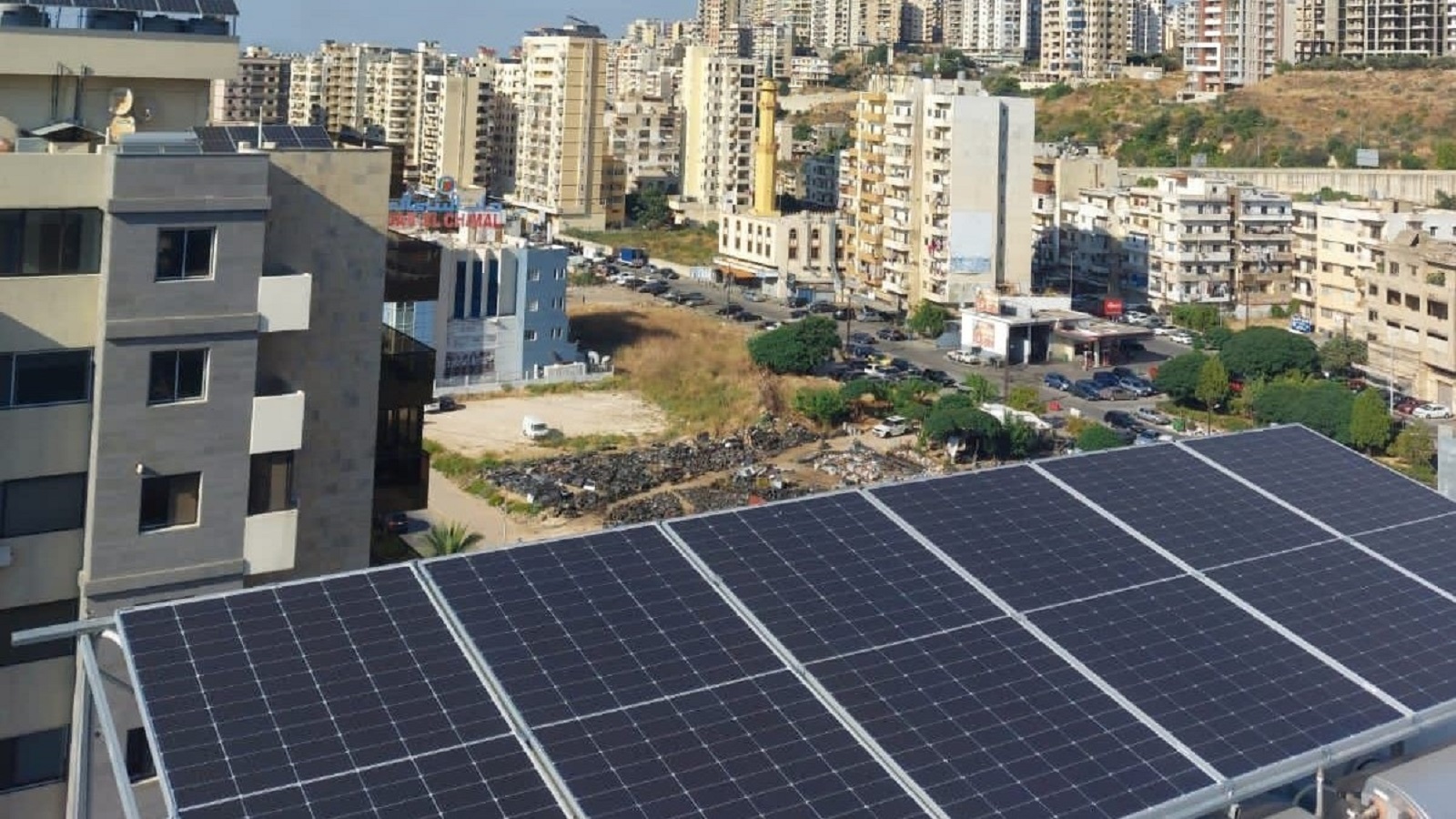 الطاقة الشمسية بطرابلس: للتخلص من "مافيا" المولّدات.. وليست للفقراء