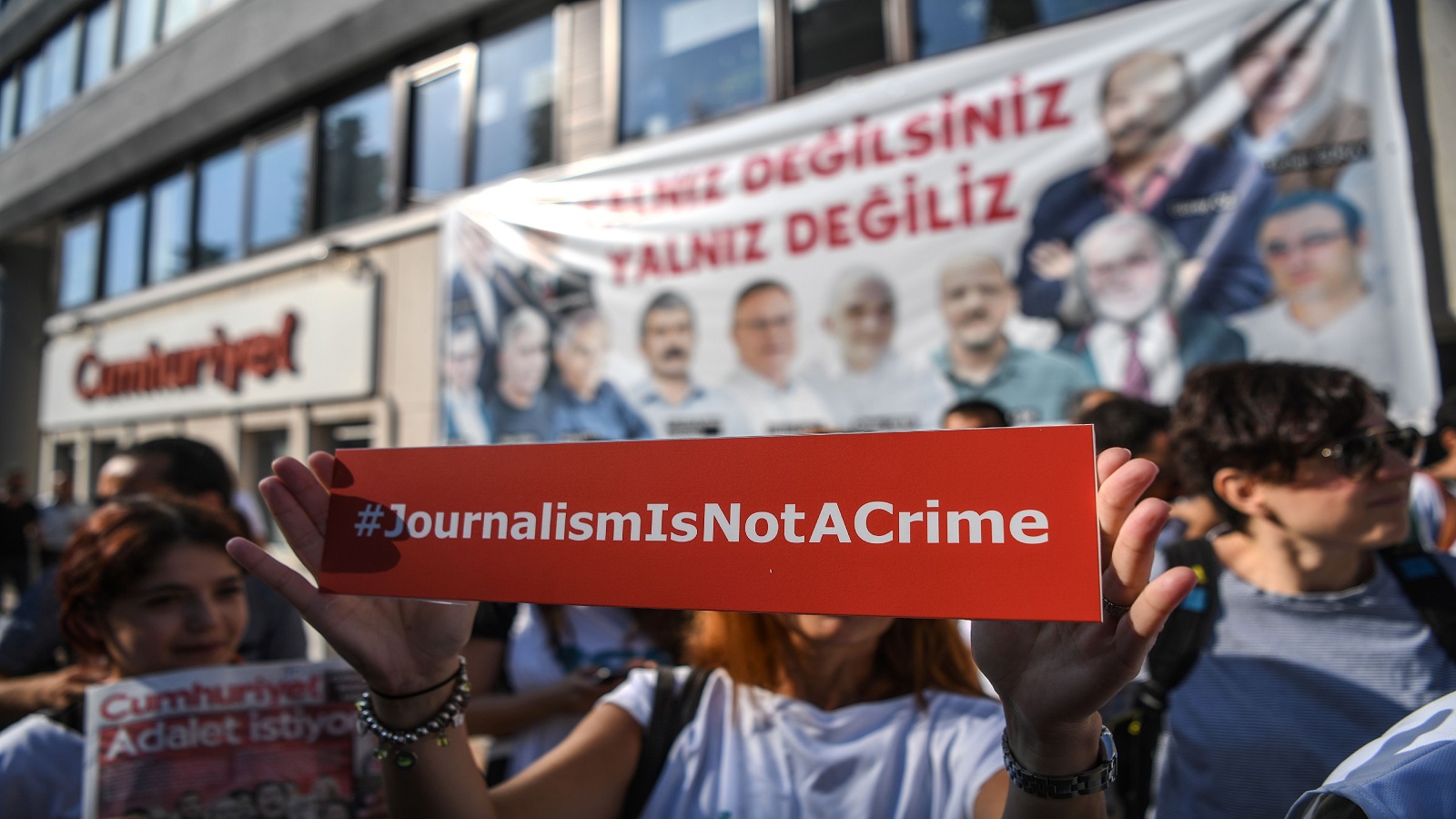 ارتفاع عدد الصحافيين المسجونين.. وتركيا في الصدارة