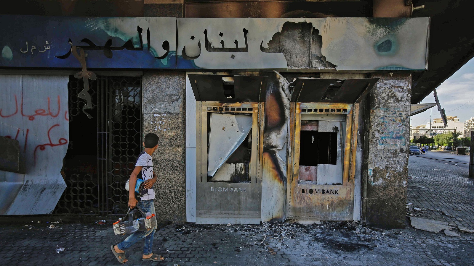 ما ينتظر لبنان: خمس معضلات خطيرة تعمّق الانهيار