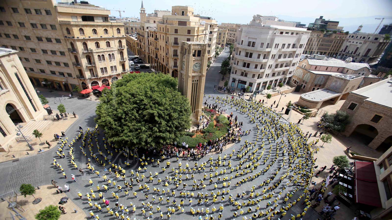 يوم الرقصة الكبيرة في ساحة النجمة في وسط بيروت ( عزيز طاهر)