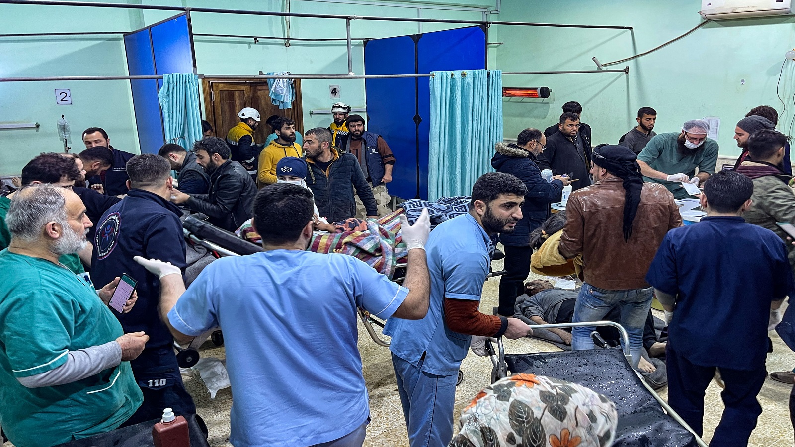النظام يطلب من المتطوعين تصريحاً أمنياً لمساعدة ضحايا الزلزال