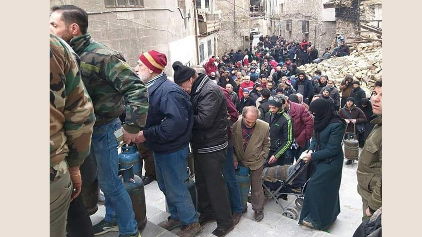 حلب:نزوح إلى مناطق المعارضة.. هرباً من طوابير الغاز