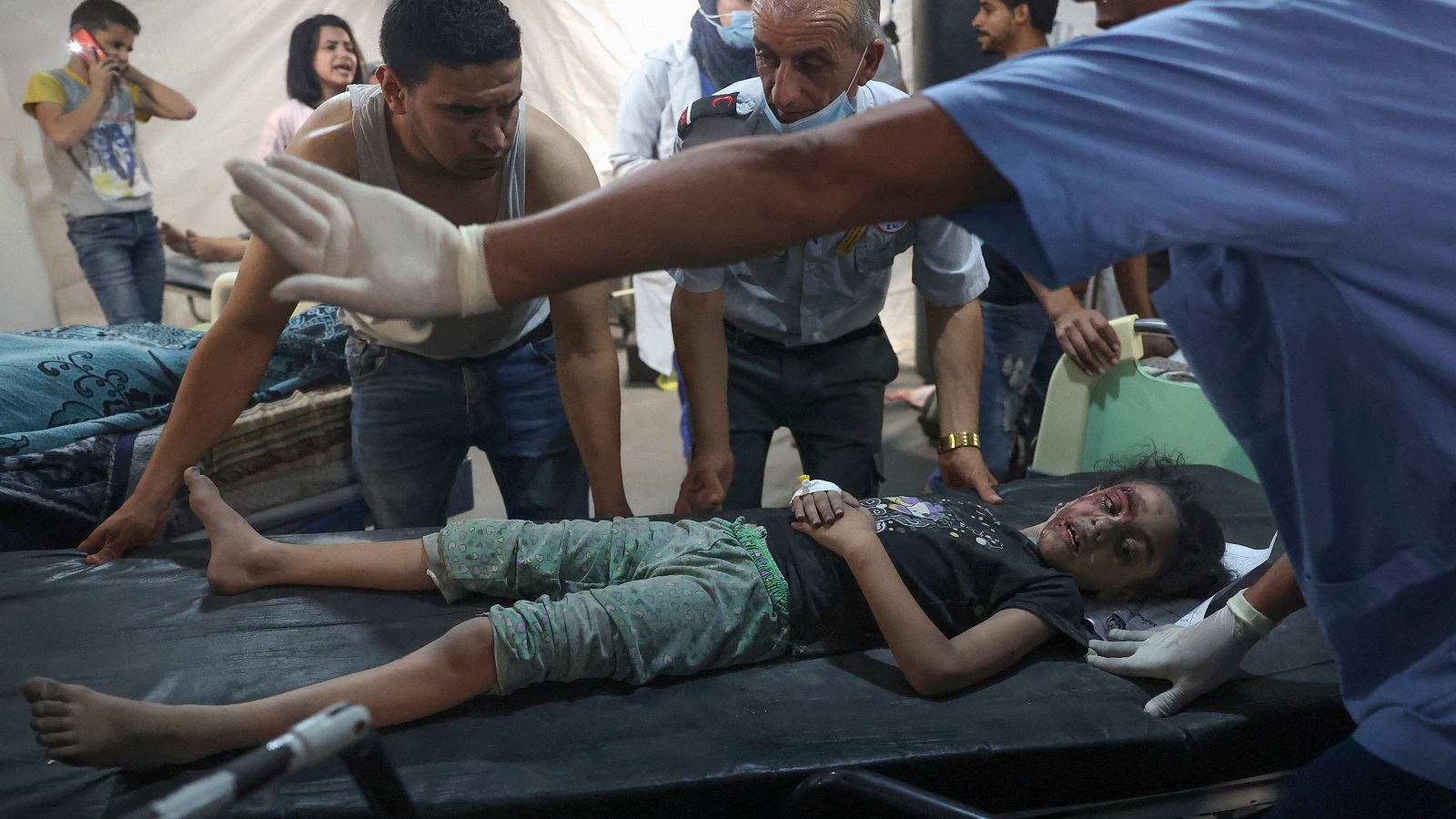 غزة:ارتفاع عدد الشهداء الى 32..وإسرائيل تنقل المعركة للأقصى