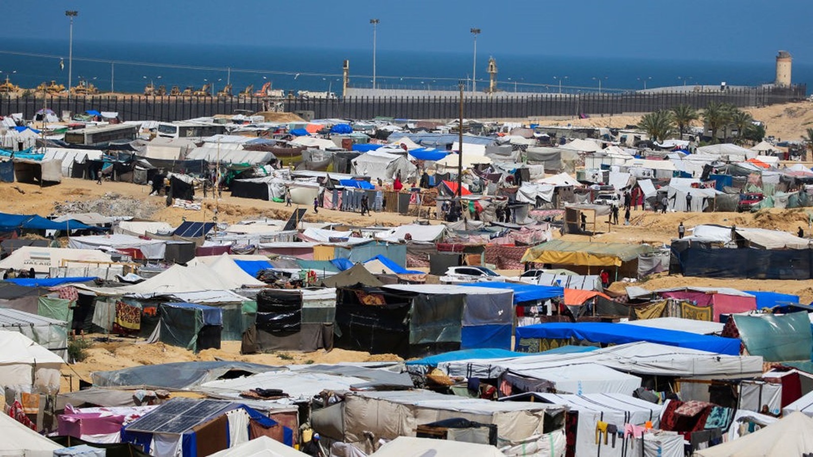 لبنان يطلب مساعدة قطرية لإخراج عائلات لبنانية عالقة بغزّة