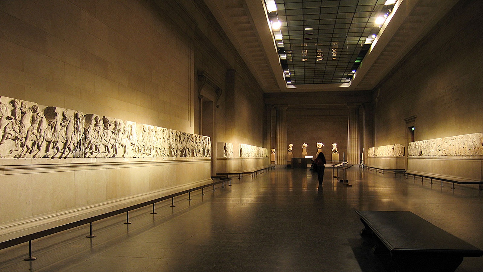  إفريز البارثينون في المتحف البريطاني.