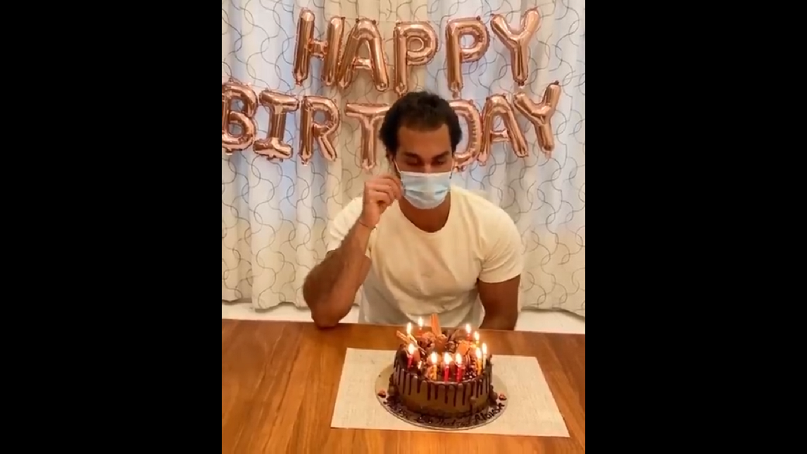 علي رامي مخلوف يحتفل بعيد ميلاده.. وأشياء مستفِزّة أخرى