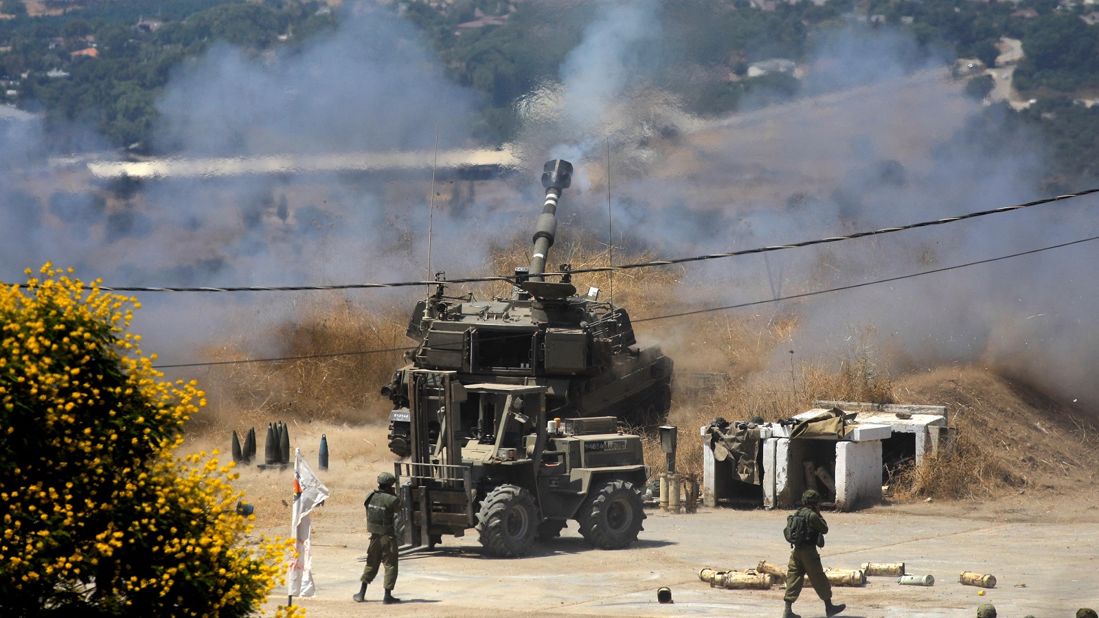 اتصالات مشبوهة تسبق ضربات إسرائيلية على لبنان...قصة أمّ حسين