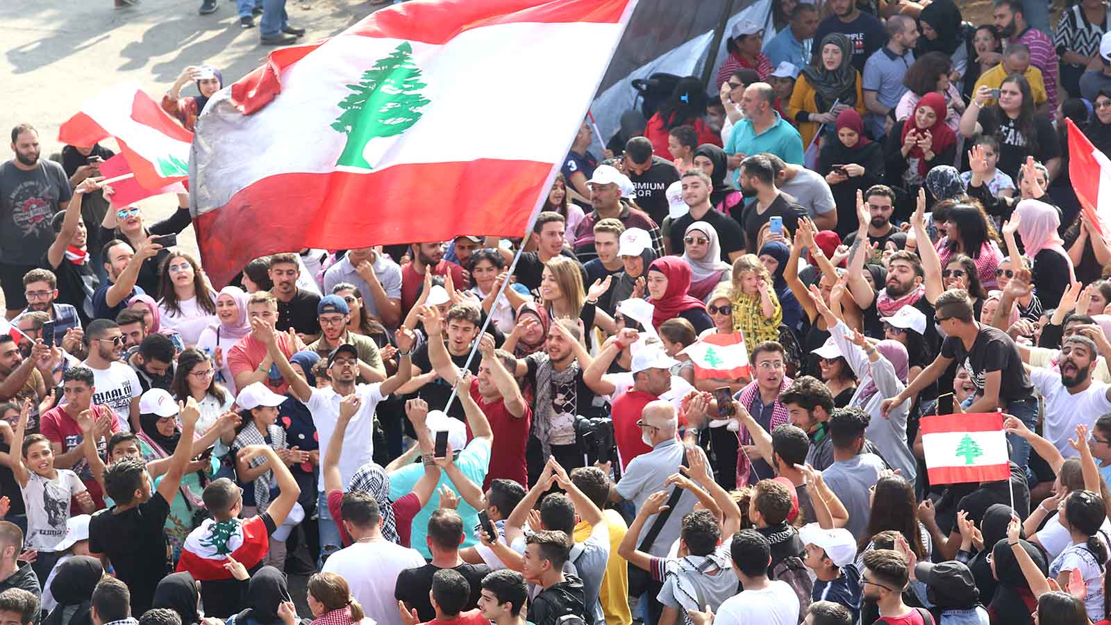 انتفاضة لبنان: هوية وطنية جديدة ونظام غير قابل للحياة