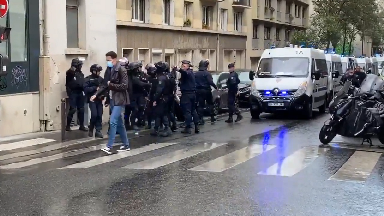 باريس: 4 مصابين بهجوم قرب المقر القديم لـ"شارلي إيبدو"