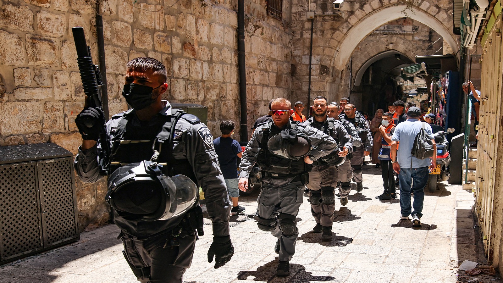القدس:المستوطنون يستبيحون حرمة المسجد الاقصى