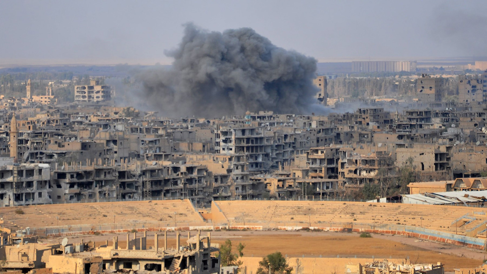 ديرالزور: شروط "داعش" تعرقل خروج المدنيين من حويجة كاطع