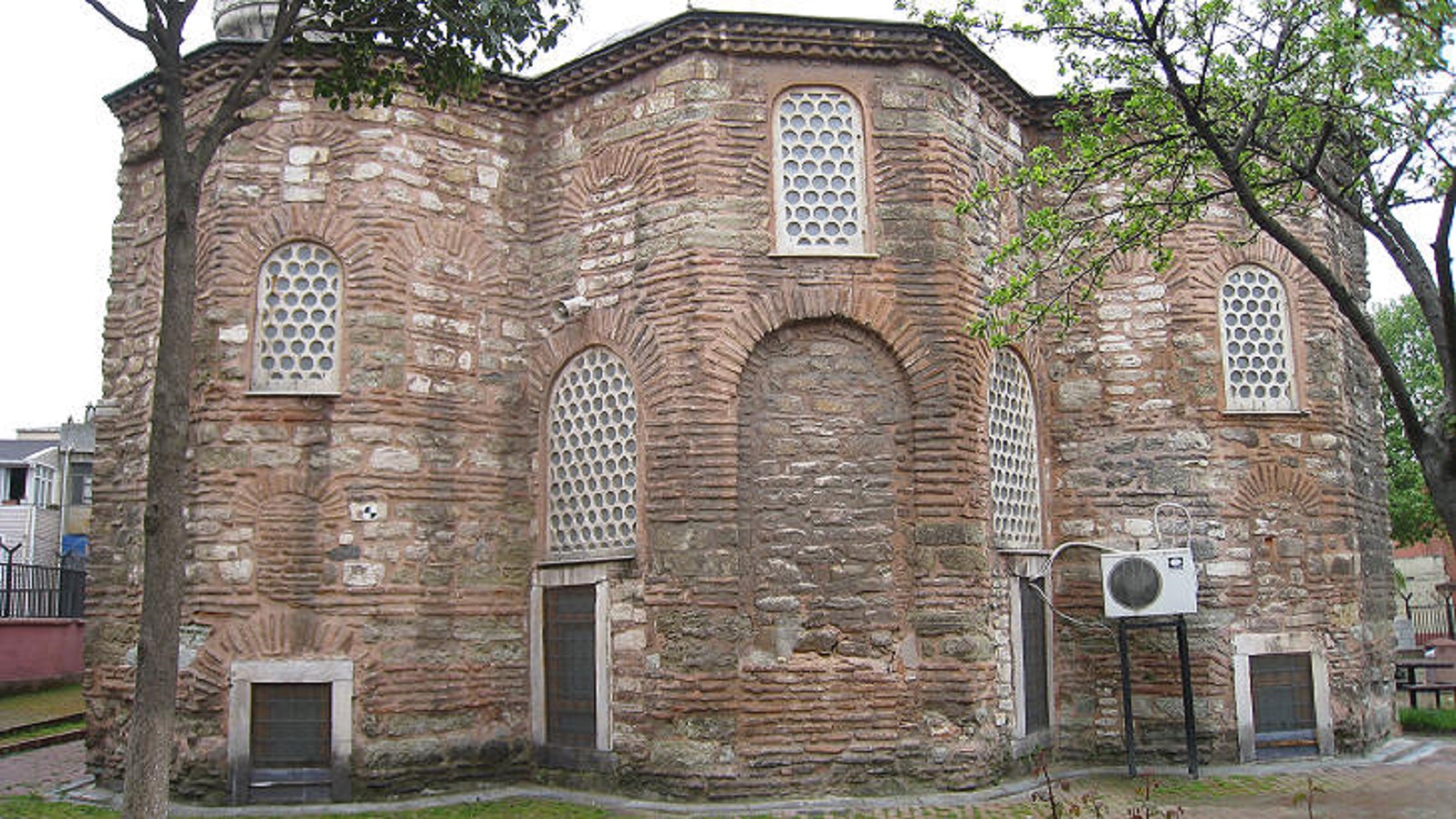 كنائس القسطنطينية التي تحولت إلى مساجد عثمانية