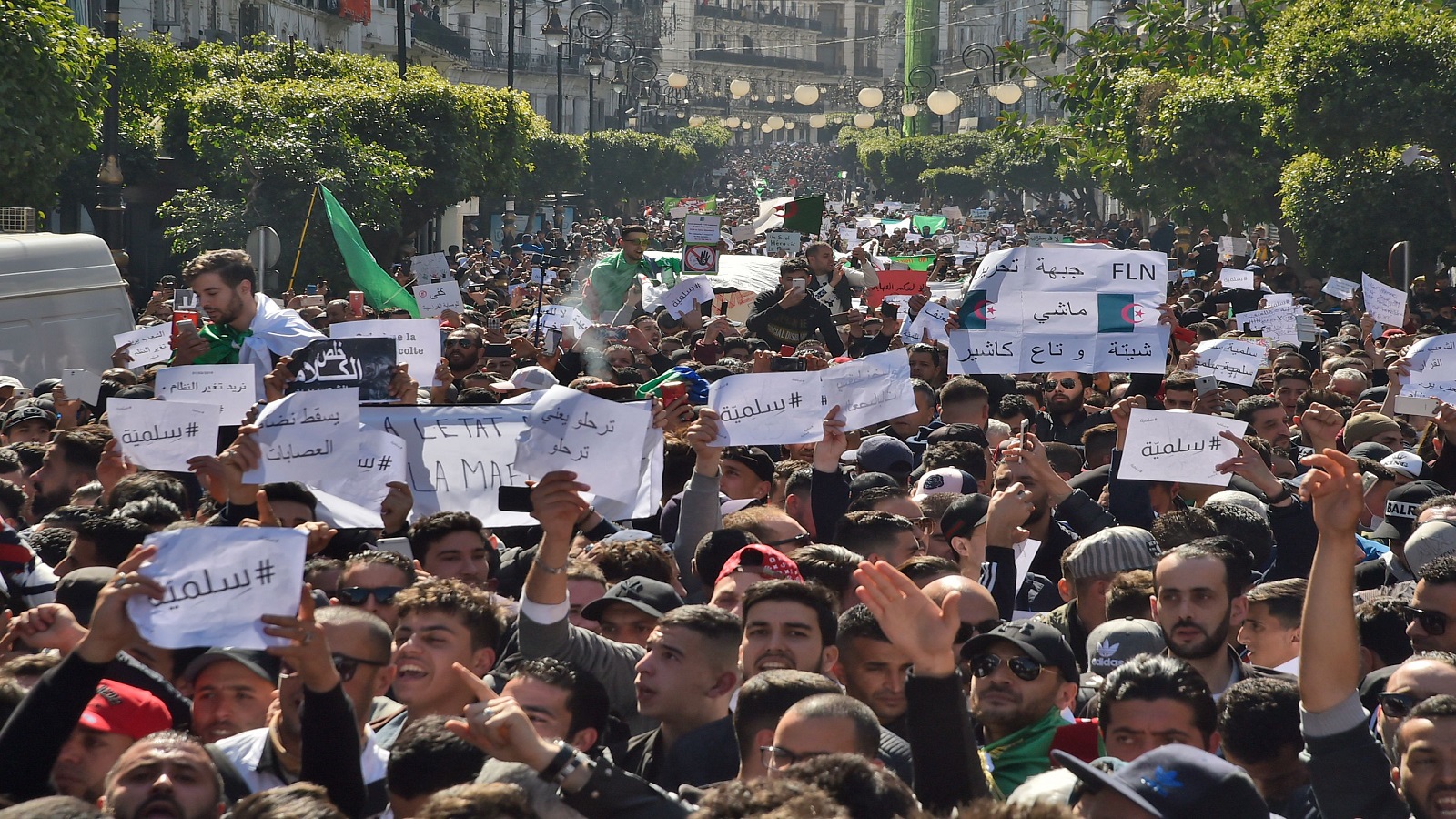 أول موقف فرنسي ايجابي من متظاهري الجزائر