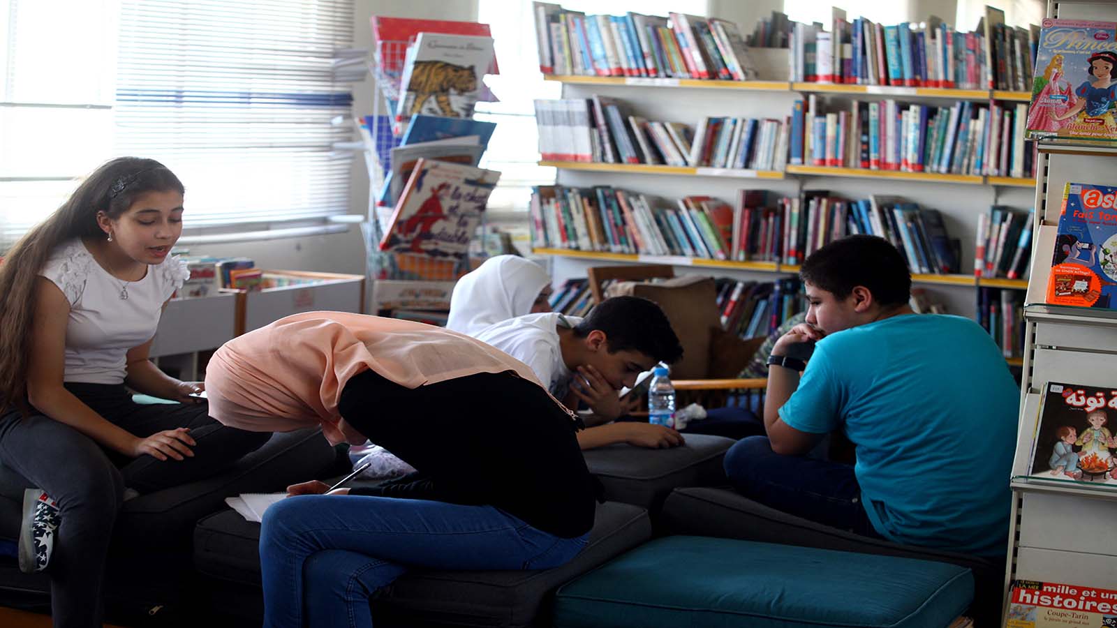 اختتام مشروع "خدمة المكتبة المتنقلة للفئات المهمشة" في مكتبة "السبيل" في الباشورة (خليل حسن)