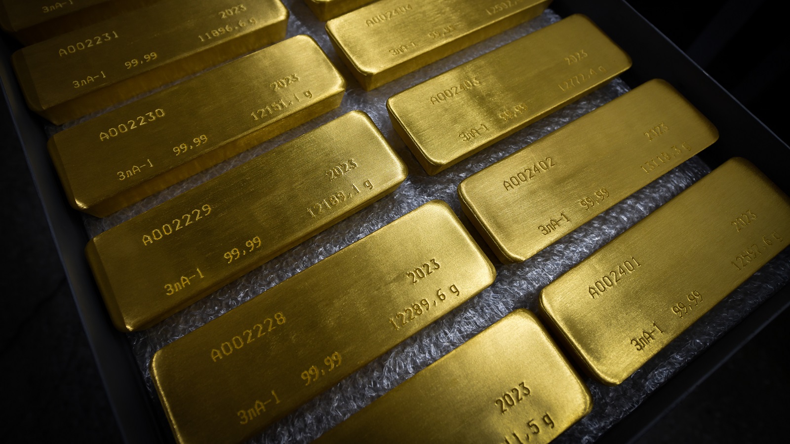 الذهب يتجه إلى أعلى مستوى في سبعة أشهر