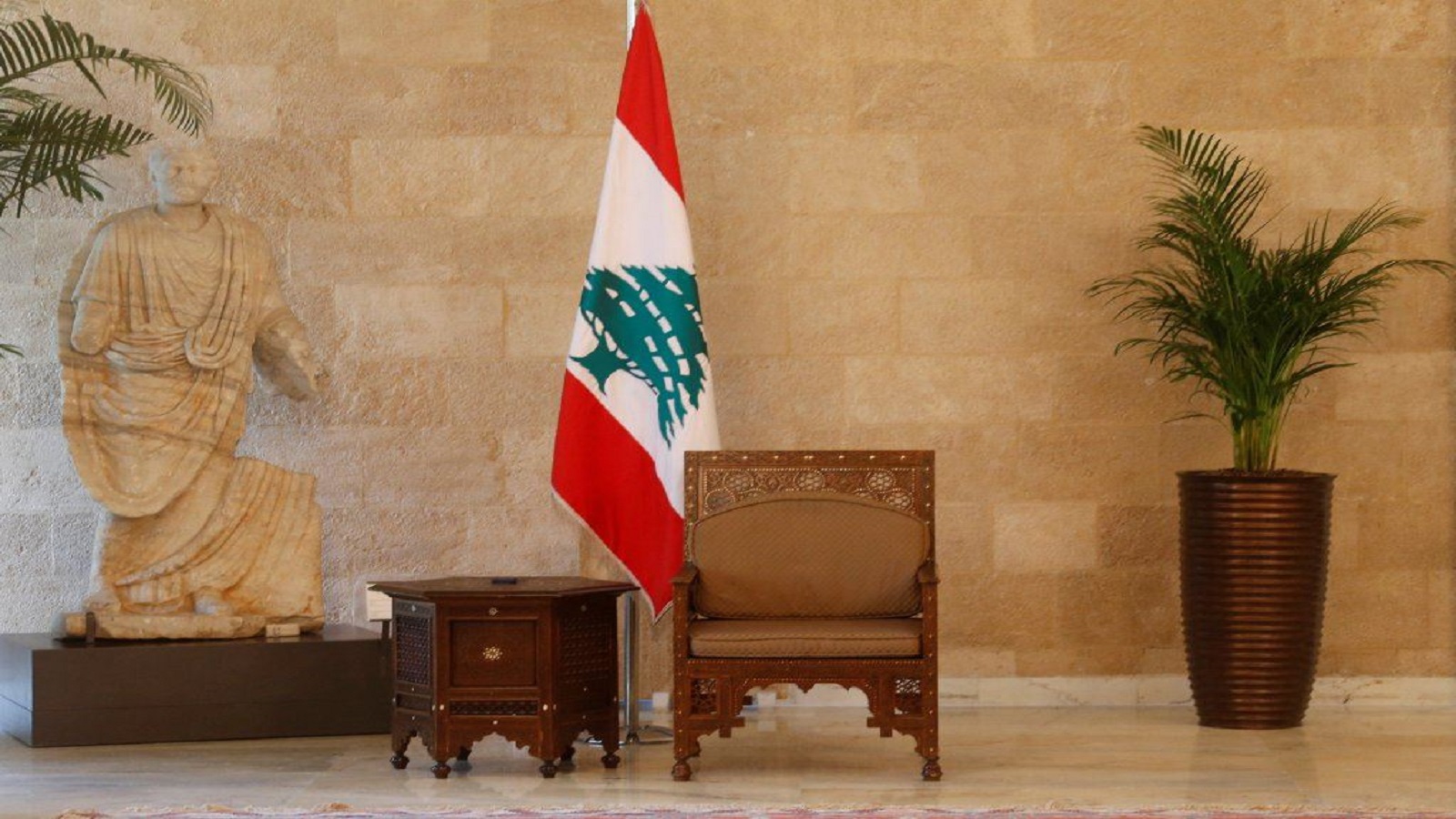 اللبنانيون أضاعوا فرصتهم: فراغ مديد حتى يتذكرنا العالم