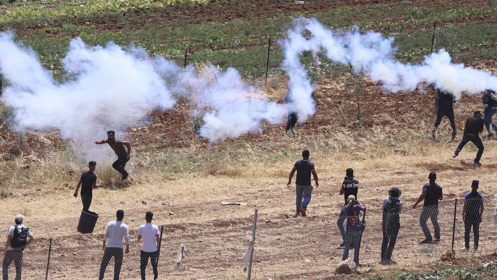 استشهاد ثلاثة فلسطينيين في الضفة..والمستوطنون يقتحمون الأقصى