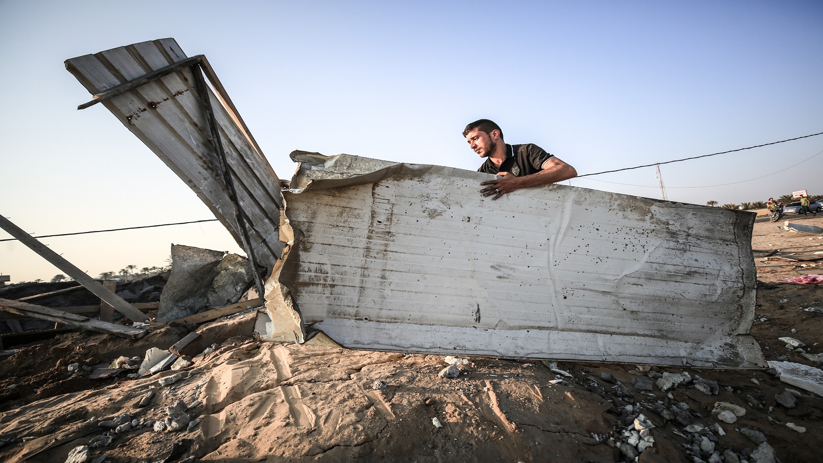 غزة تقترب من المواجهة.. بسبب "الجهاد" أم "السلفيين"؟