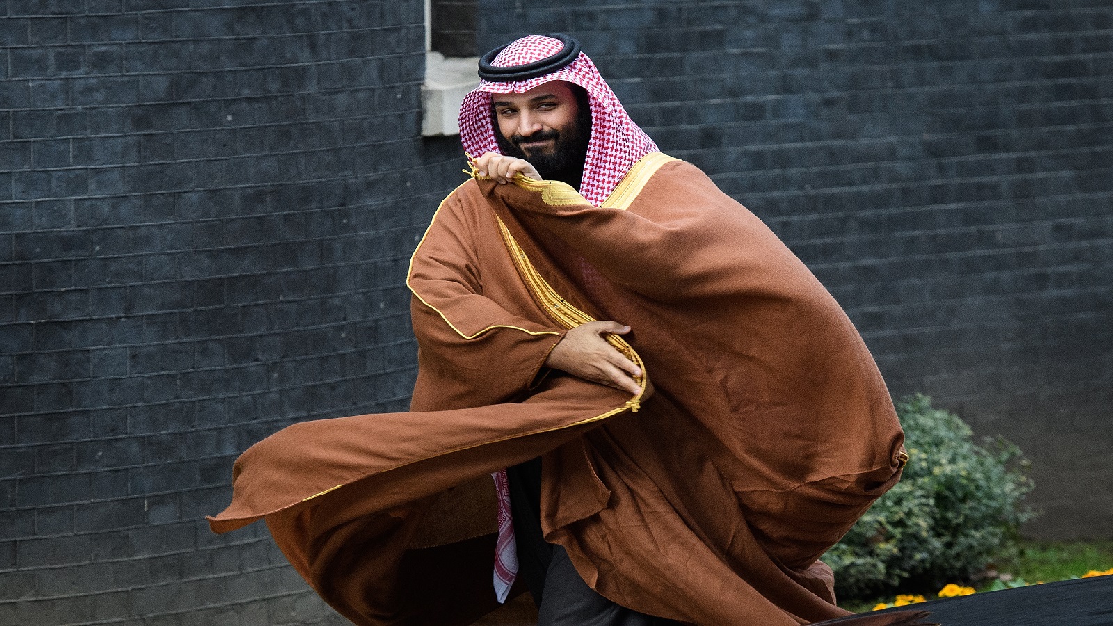 السعودية:مجموعة لمطاردة المعارضين..وخلاف بين الملك ونجله