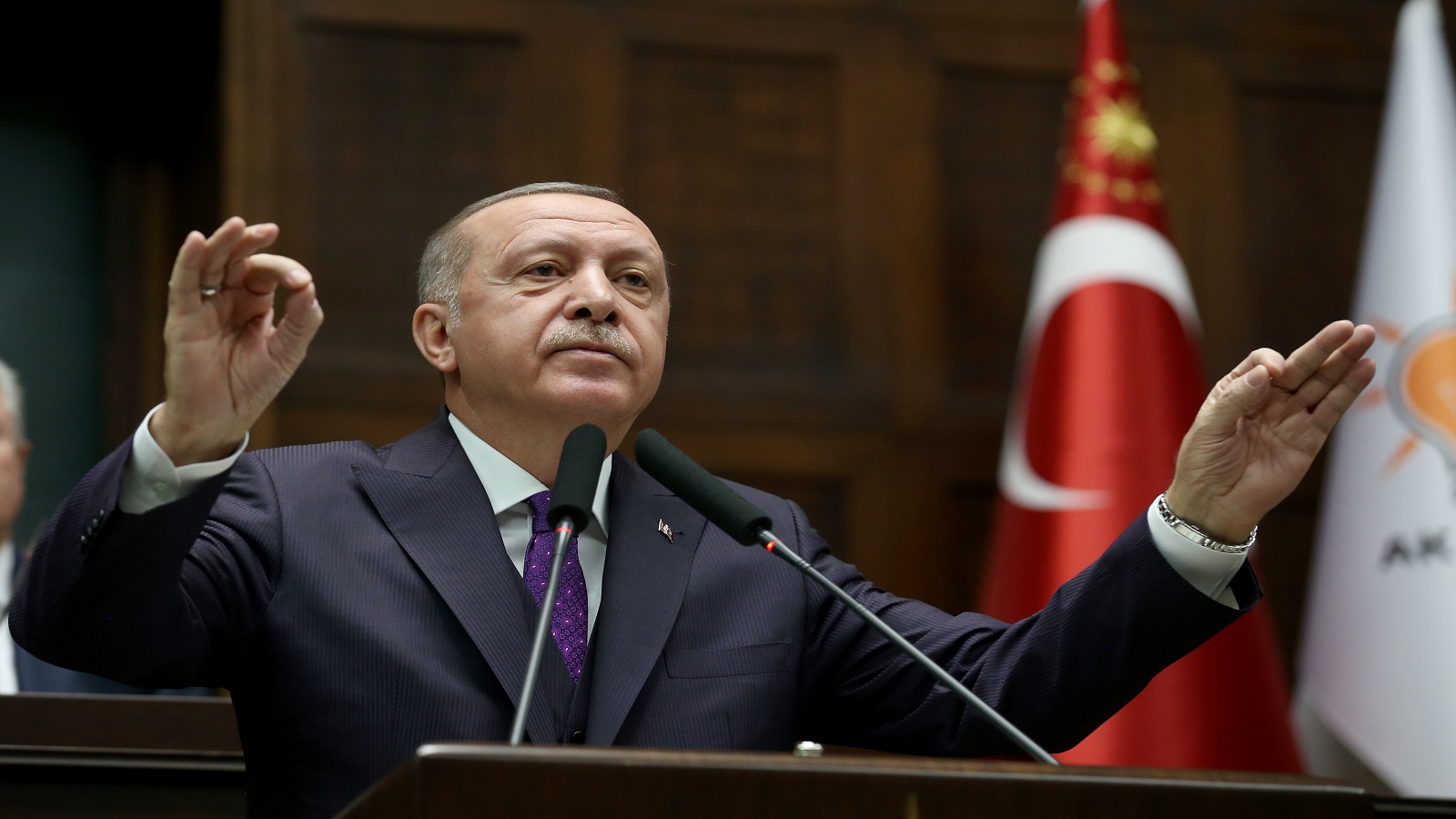 أردوغان يحذر النظام السوري: انسحبوا أو نجبركم