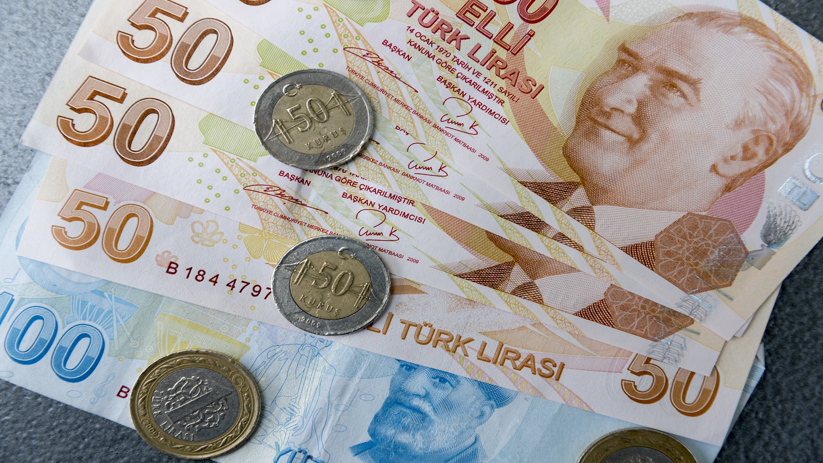 شمال سوريا:حكومة الانقاذ تعتمد الدولار بدل العملة التركية..جزئياً