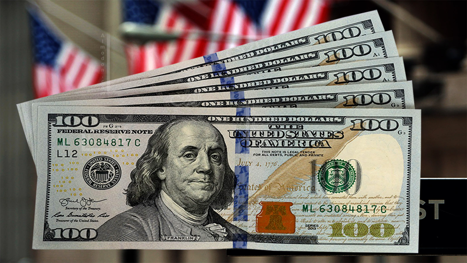 الدولار يستعيد ارتفاعه على وقع الاحتجاجات