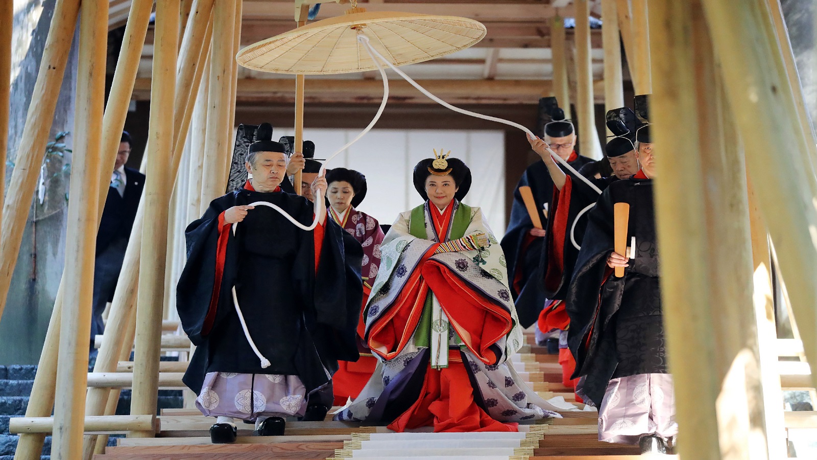 رحلة إلى طوكيو: امبراطور جديد.. و"أوماتشي" القاطن في المستقبل