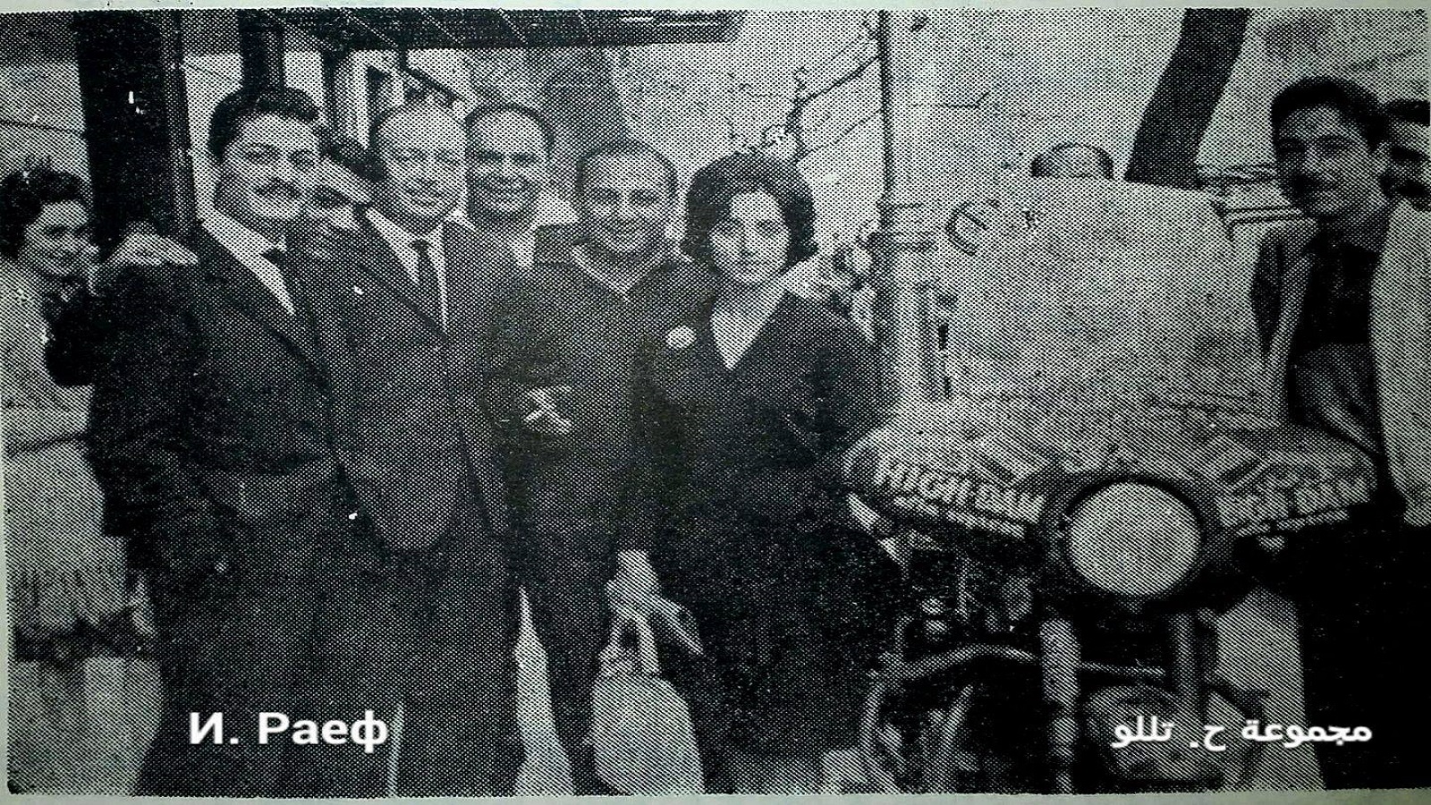 يوثق عدنان تللو لقاءه في أحد شوارع بوينس آيرس، بتاريخ 25 تشرين الأول/ أكتوبر 1961، بالسيدة فيروز وعاصي الرحباني.