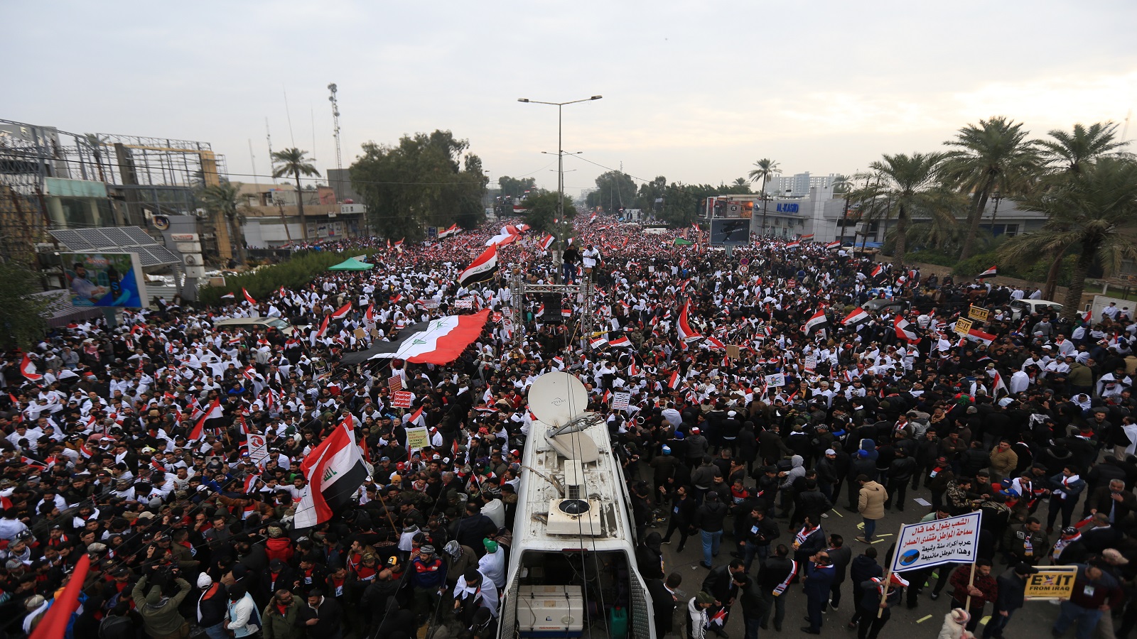 بغداد:الصدر ينظم تظاهرة المطالبة بجدولة الانسحاب الاميركي