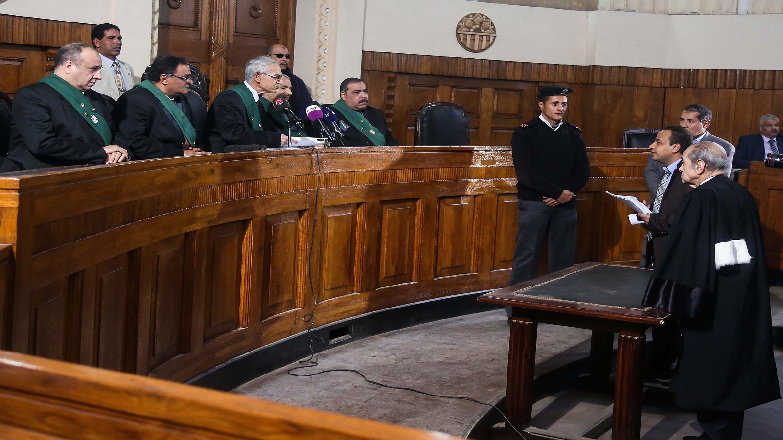 تُهم "إهانة القضاء" تلاحق المحامين المصريين