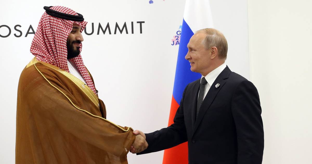 Saudi Arabia and Russia Extend Oil Production Cuts to Stabilize Global Energy Markets