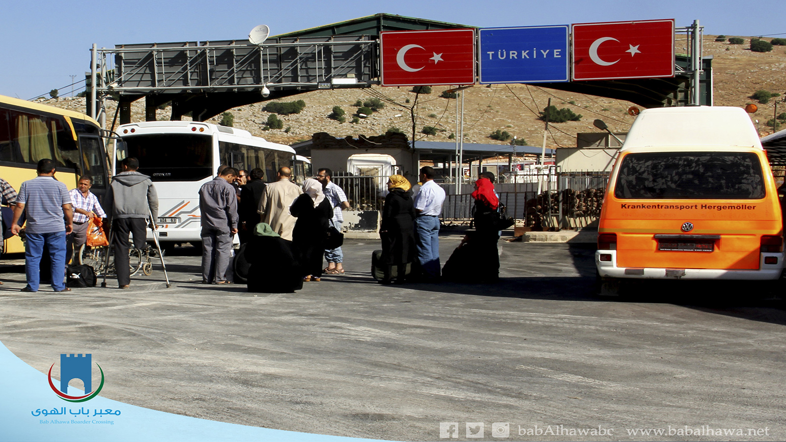 سوريو تركيا وإجازة العيد: لماذا تأخر فتح المعابر؟