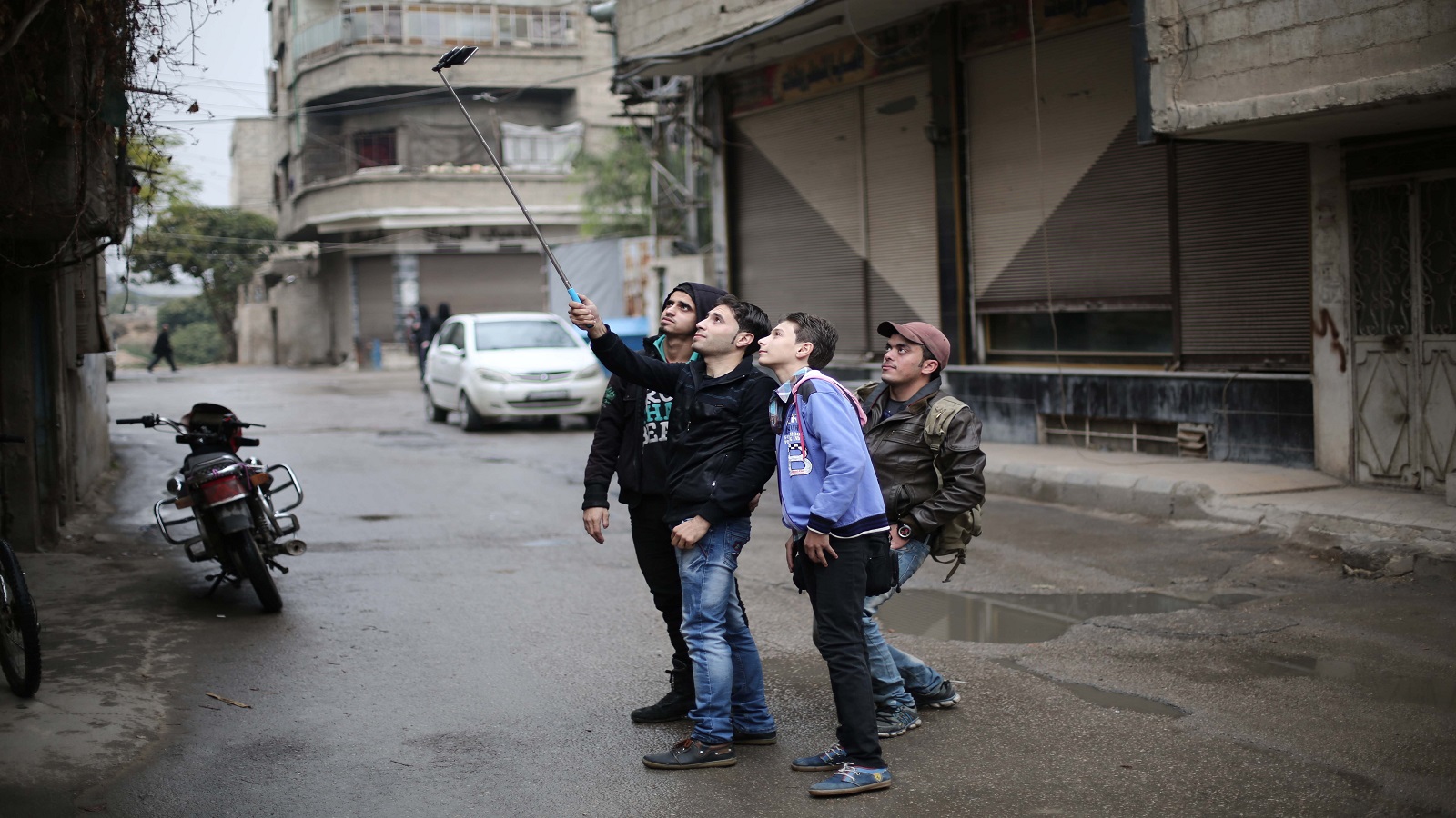 هل تصبح "السيلفي" بحاجة إلى ترخيص في سوريا؟