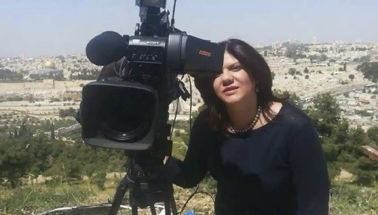 لماذا يتعاطف صحافيون مع شيرين..بلا إدانة اسرائيل؟