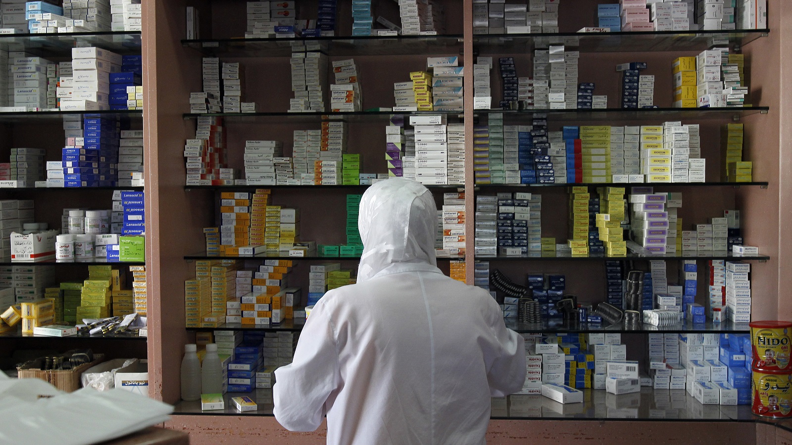 "حرب" الصيدليات ومستوردي الأدوية: حياة المرضى بخطر