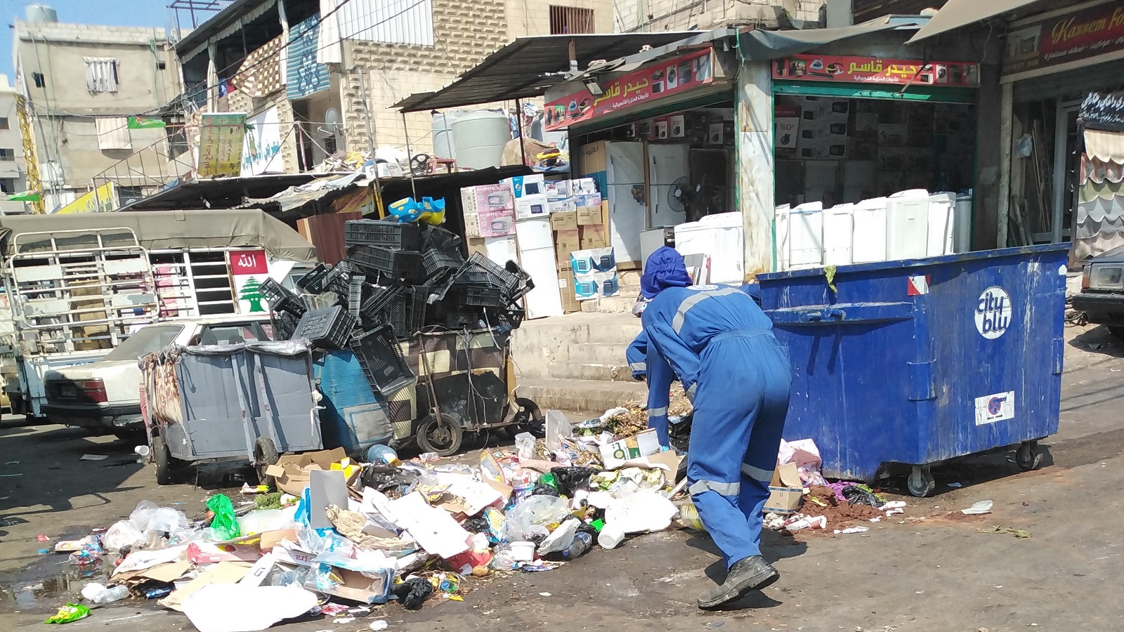 "سوق الرحاب" جزيرة لفقراء بيروت وبؤساء النزوح