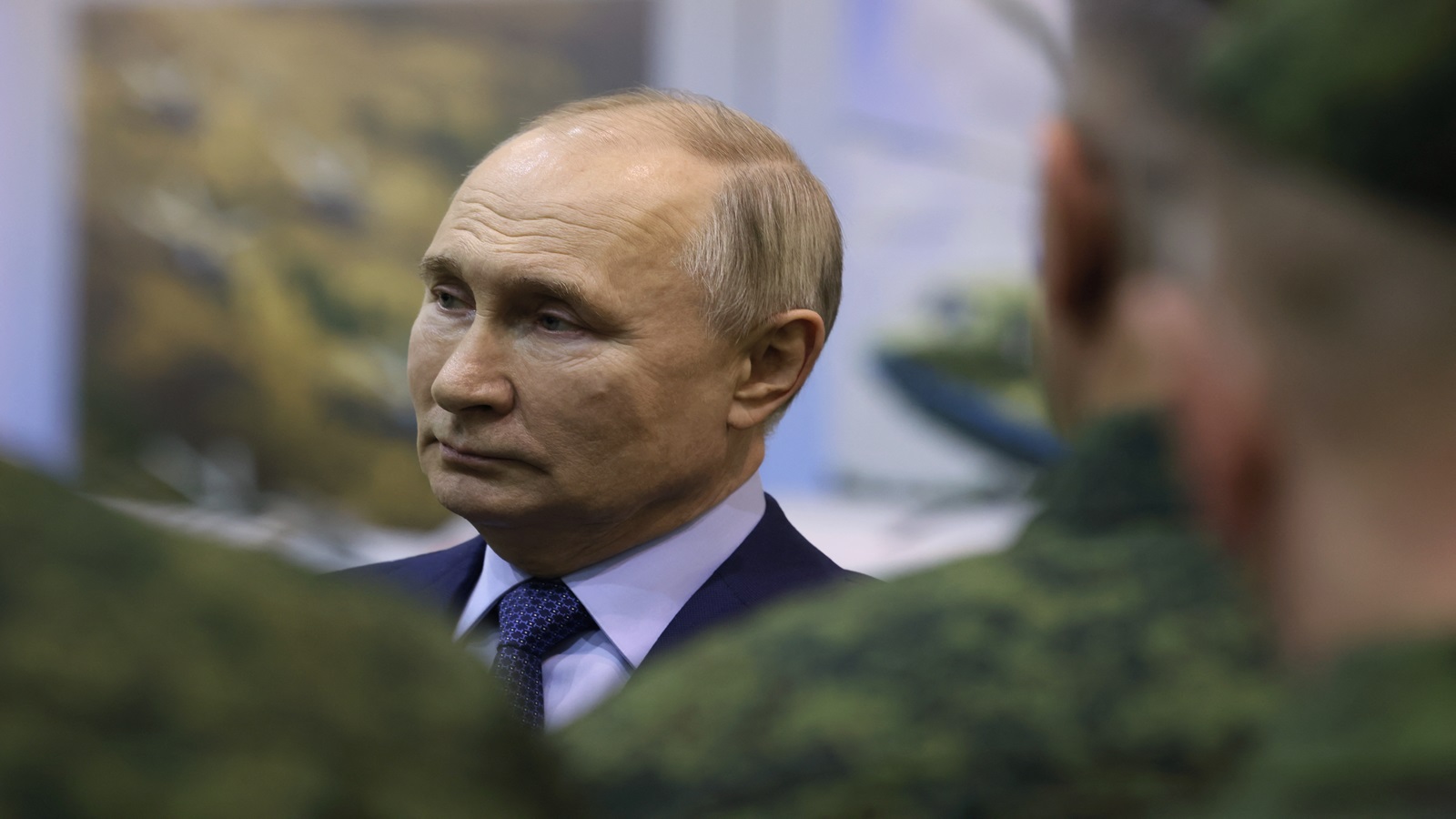 بوتين وريث القياصرة والبلاشفة