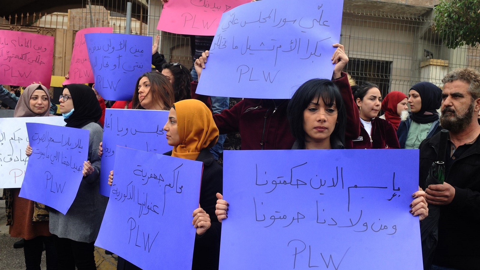عذابات النساء و"دفتر شروط" المحاكم الجعفرية: الإصلاح قنبلة صوتية