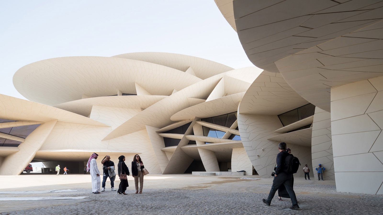 كيف أصبحت مدن الخليج مراكز للفن في العالم العربي؟