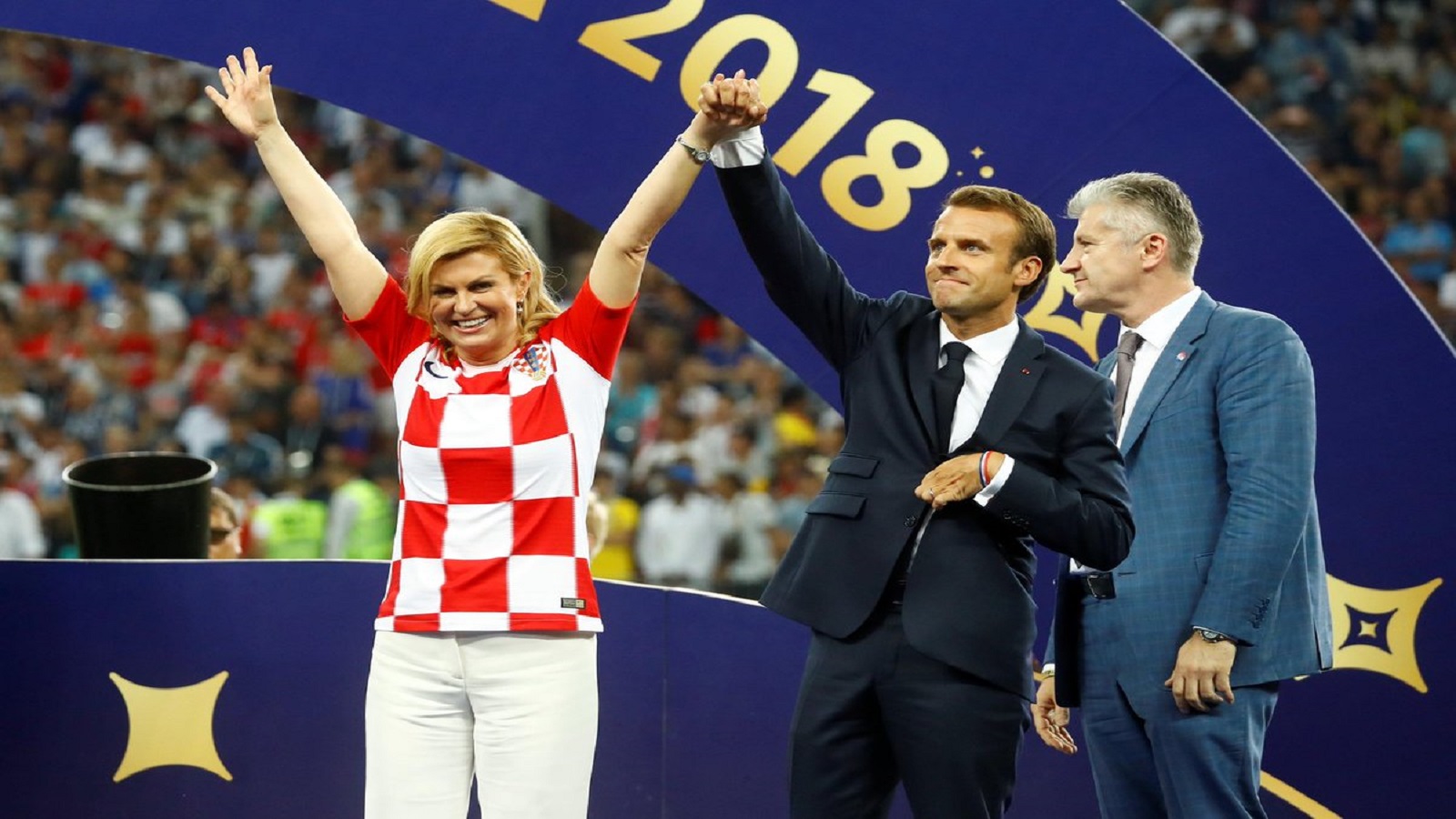 رئيسة كرواتيا كوليندا غرابار كيتاروفيتش تحتفي مع ماكرون أيضاً