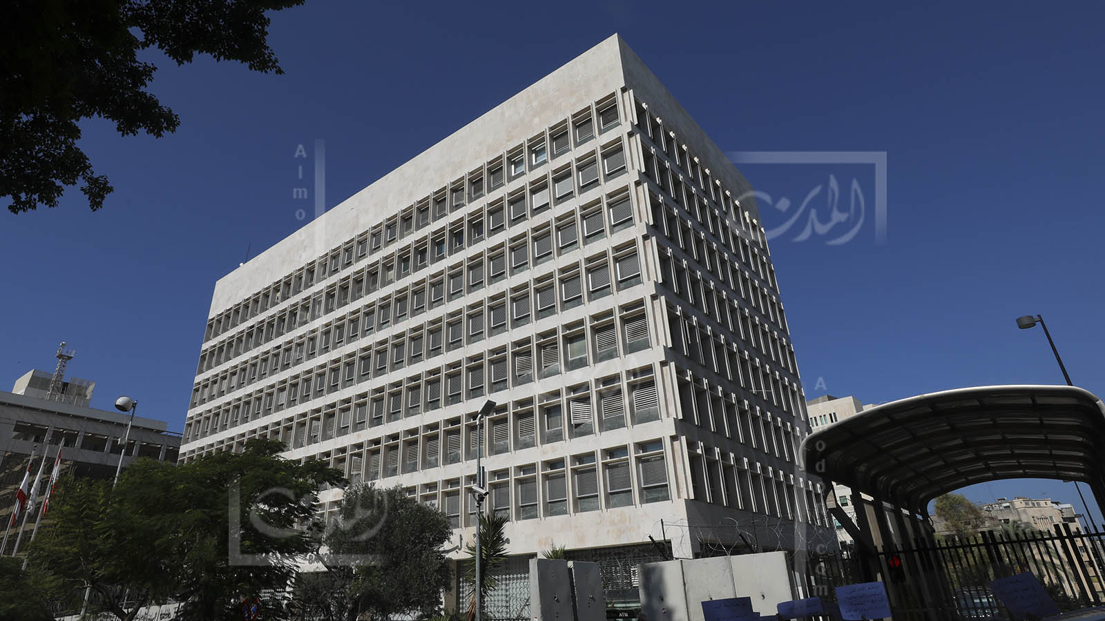 قرار مصرف لبنان بمعدلات فوائد الإدخار والاقتراض