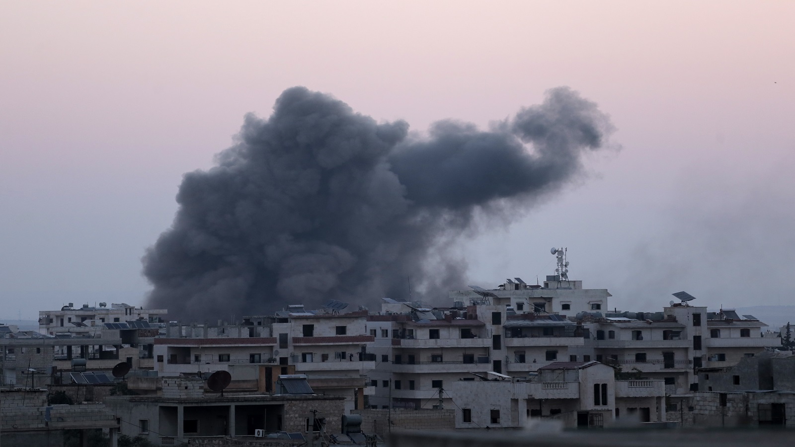 إدلب:النظام يفقد مجموعة اقتحام..وروسيا ترد بقصف مخيم