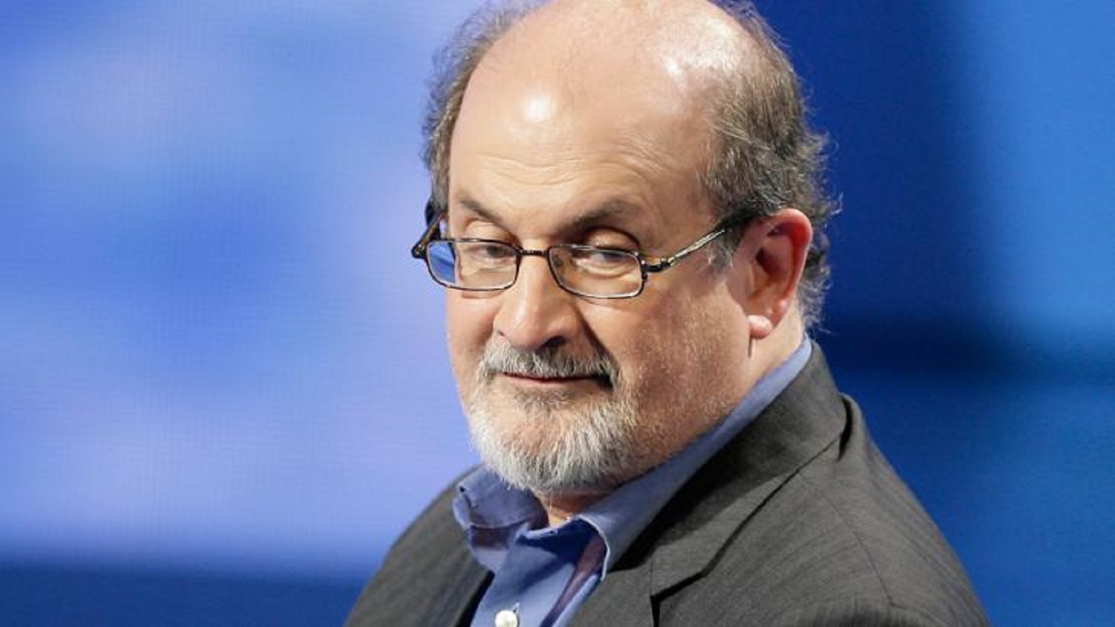 //ملف// سلمان رشدي.. الفتوى والكوزموبوليتية والصلاة
