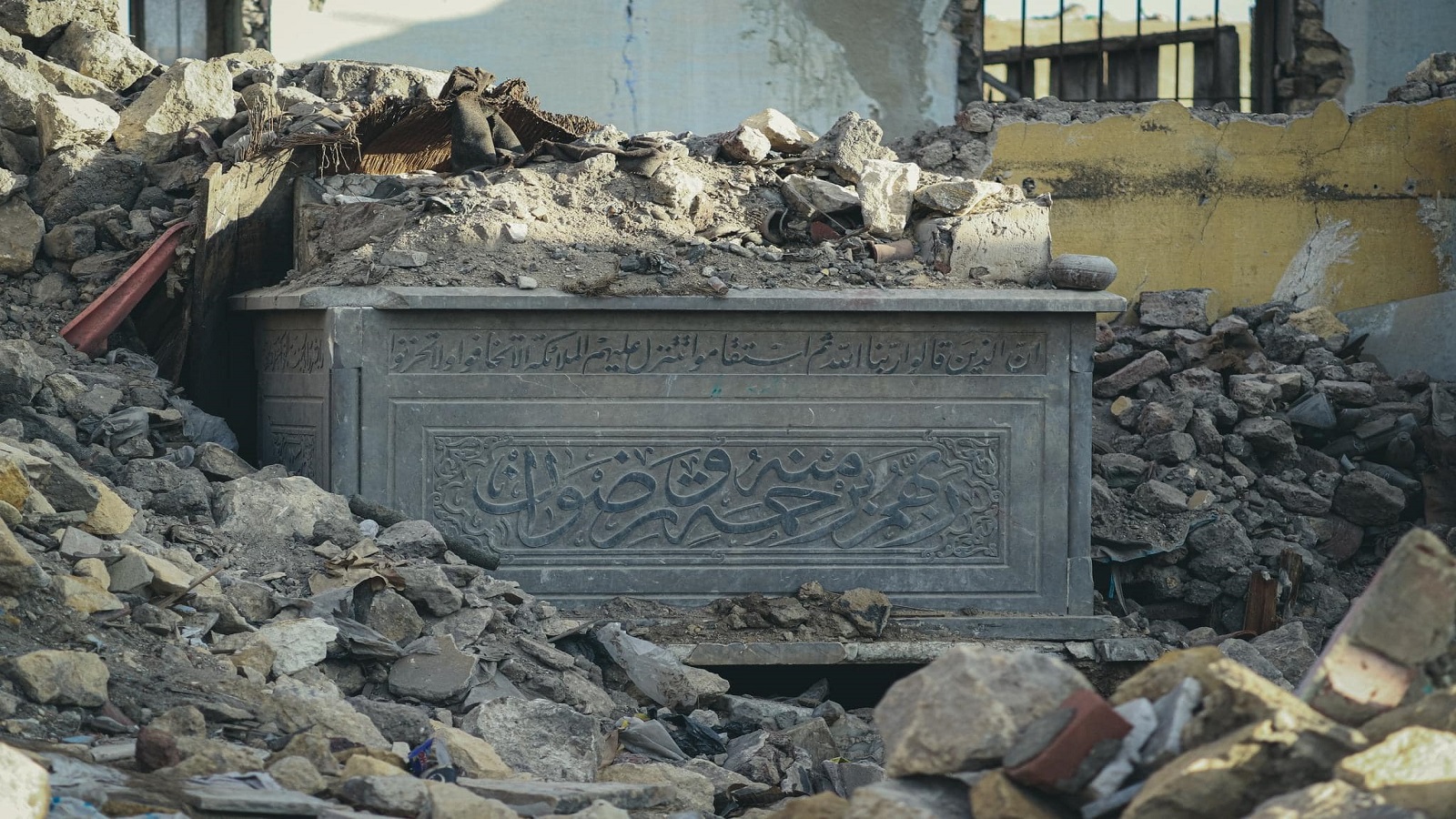 اقتلاع مقابر القاهرة