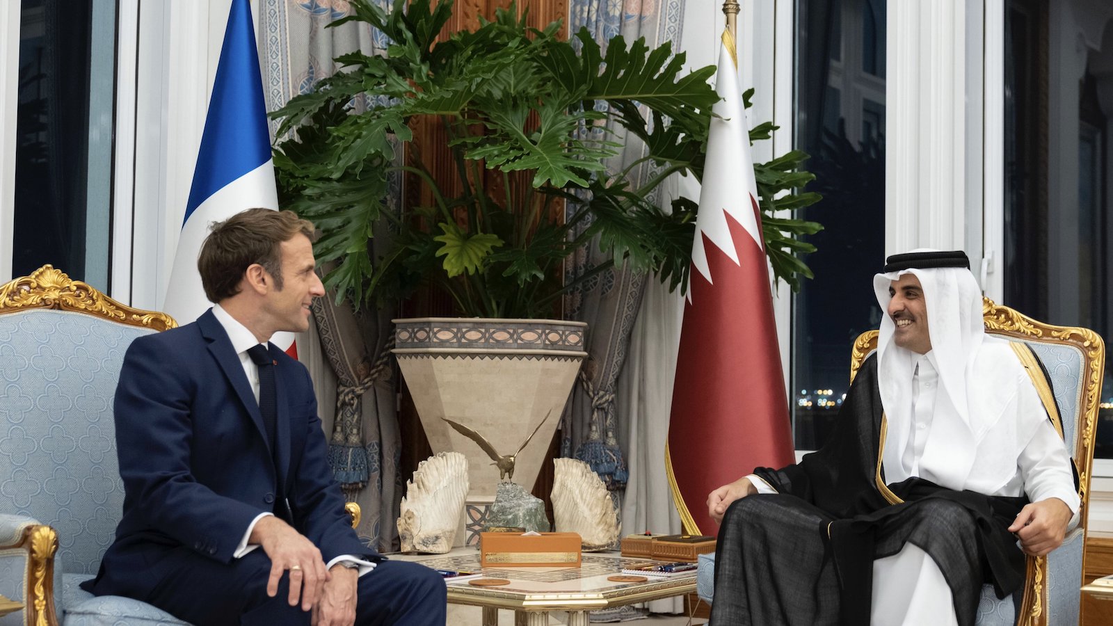 ماكرون يأمل فتح باب دول الخليج لمساعدة لبنان
