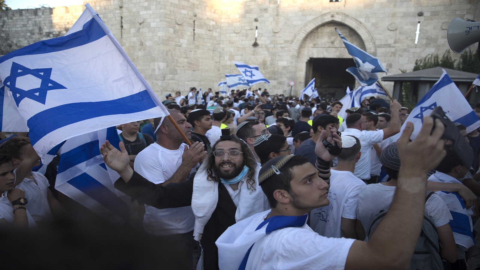 القدس:مسيرة الأعلام الاسرائيلية تهتف"الموت للعرب"