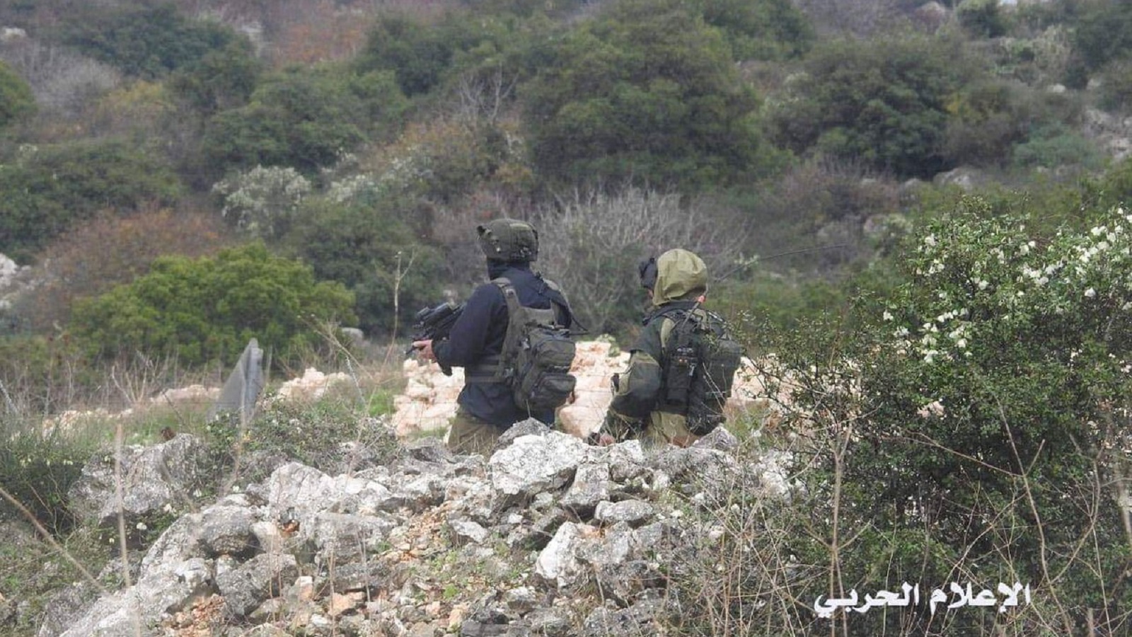 "حزب الله" يغتنم رشاشين اسرائيليين:حرب الصورة