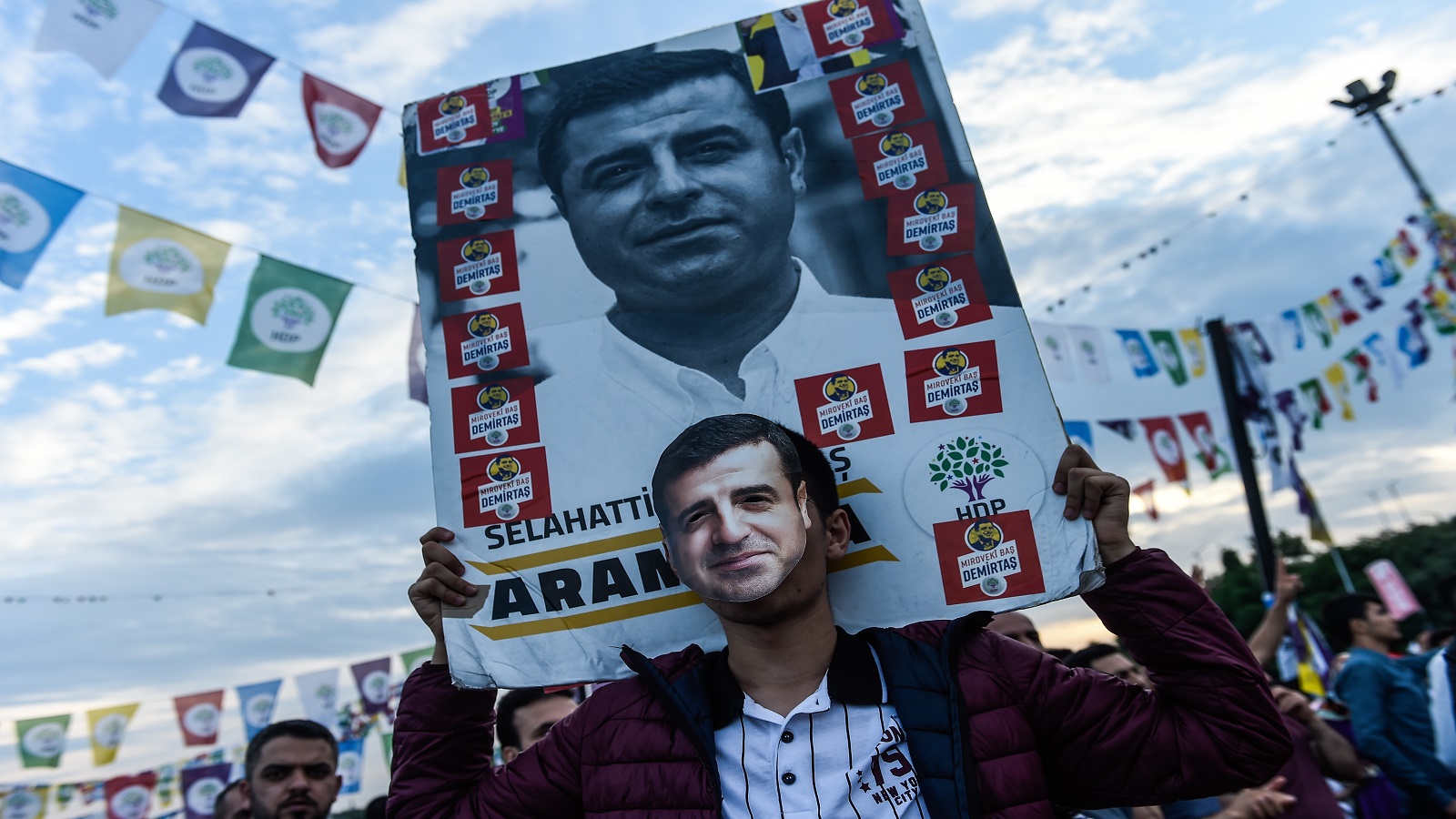 تركيا:المعركة الانتخابية بين وعد أردوغان وحلم دميرتاش