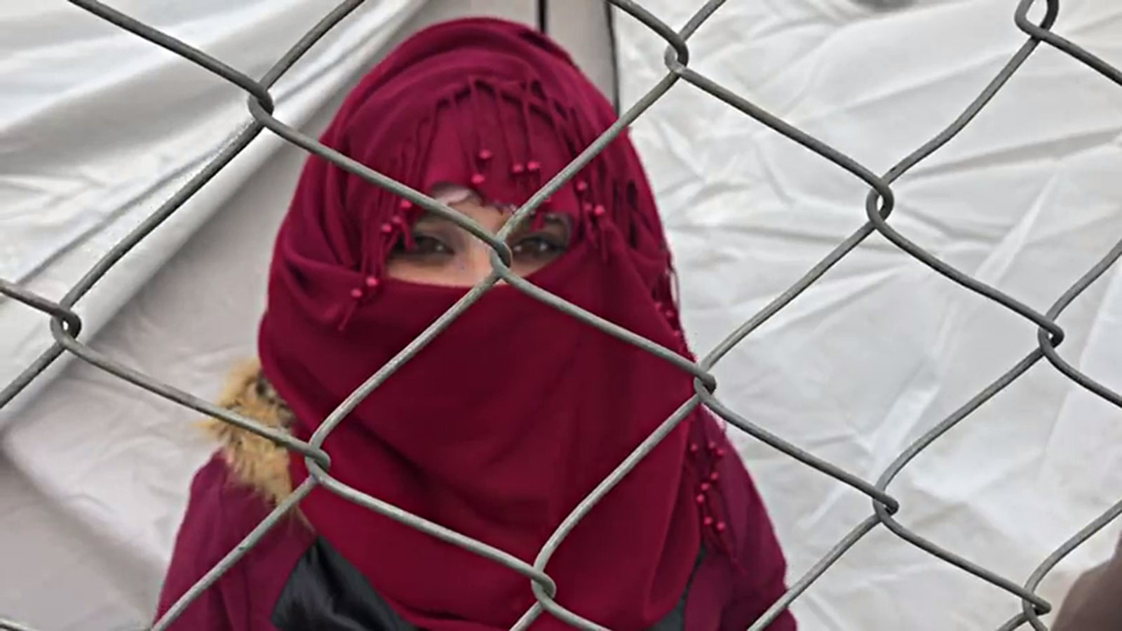 لبنانية شريدة داعش: من حي المنكوبين إلى مخيم الهول