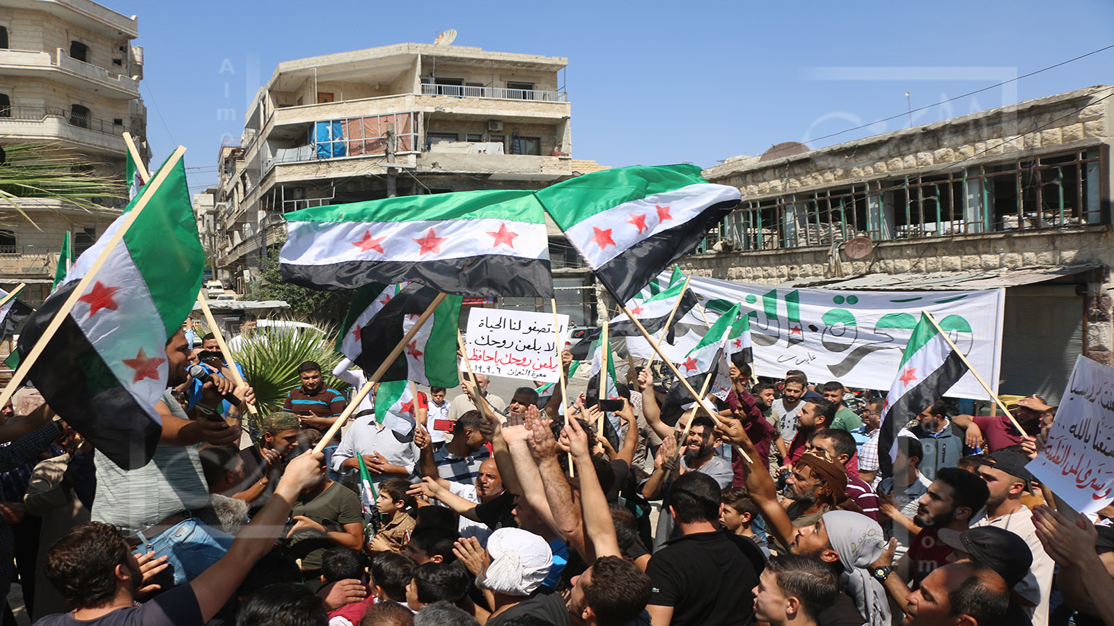 "تحرير الشام" تحاول احتواء مظاهرات إدلب!